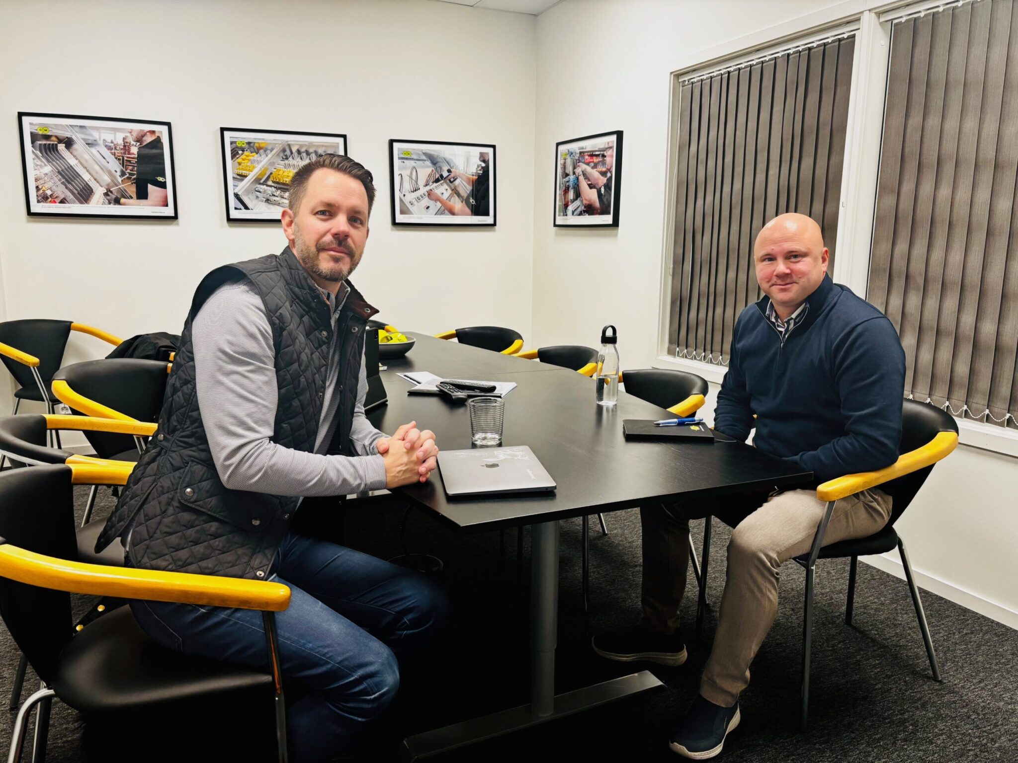 Jimmy Söderberg från Tillväxt Nyköping tillsammans med Jyri Halttu, VD på Centralmontage